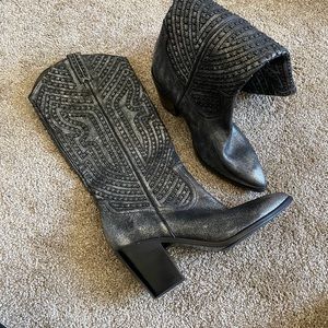 Auth New Frye studded cowboy boots!